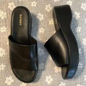 Old Navy chunky slides sandals size 9